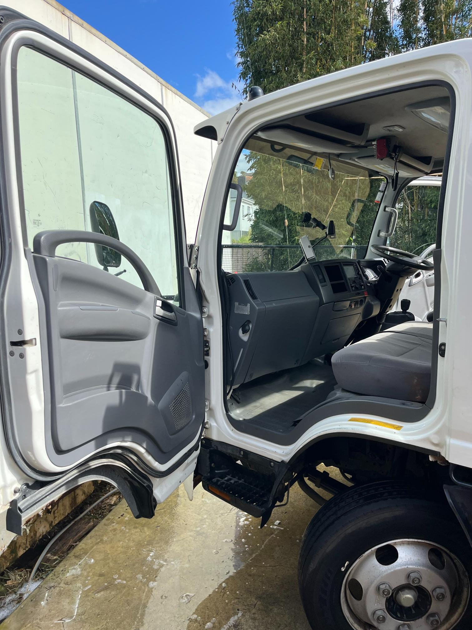 2018 Isuzu N series – 646 | Courier Van For Sale | Commercial Vehicle Finance