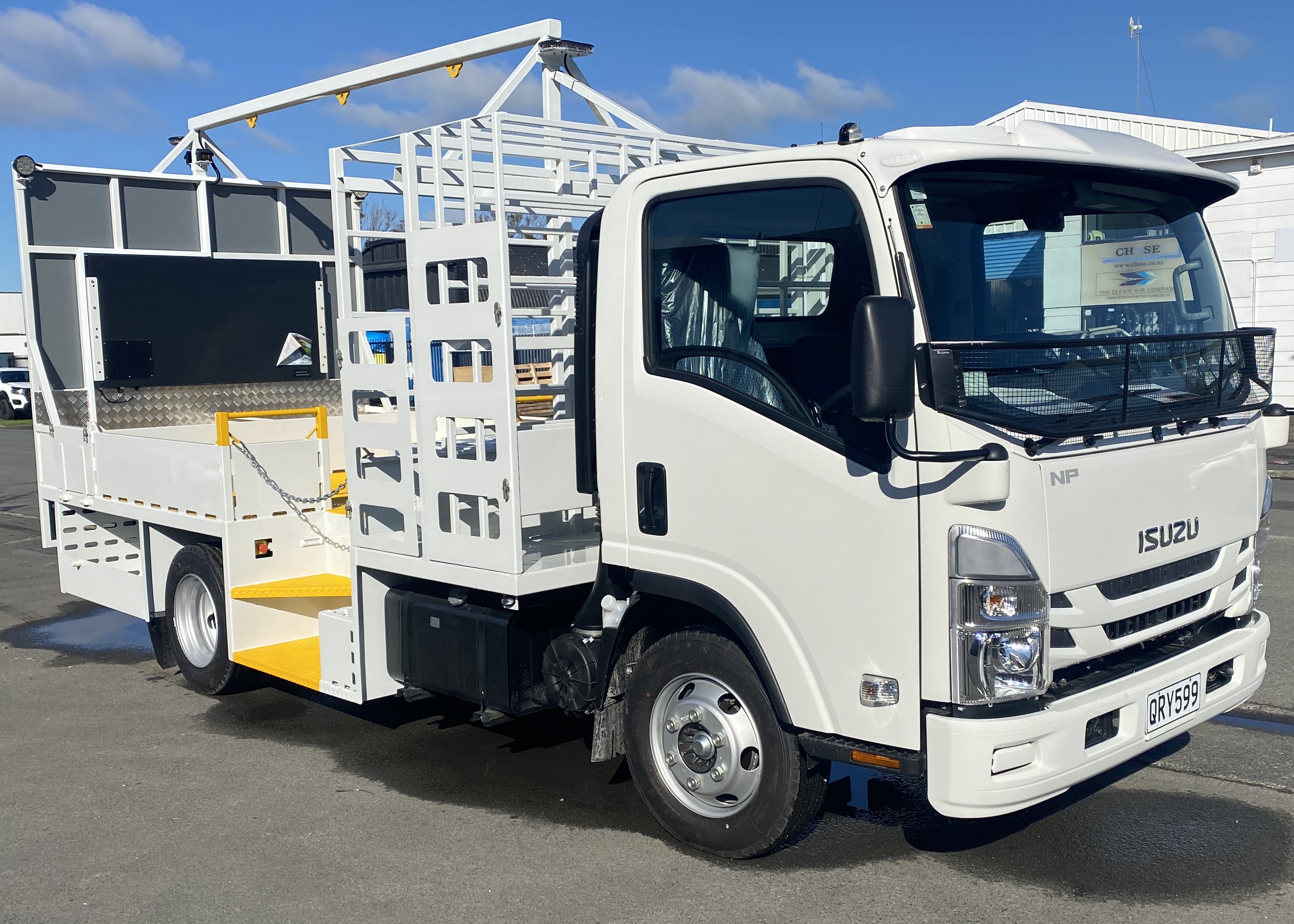 2024 Isuzu NPR 325 3365wb – 332 | Courier Van For Sale | Commercial Vehicle Finance