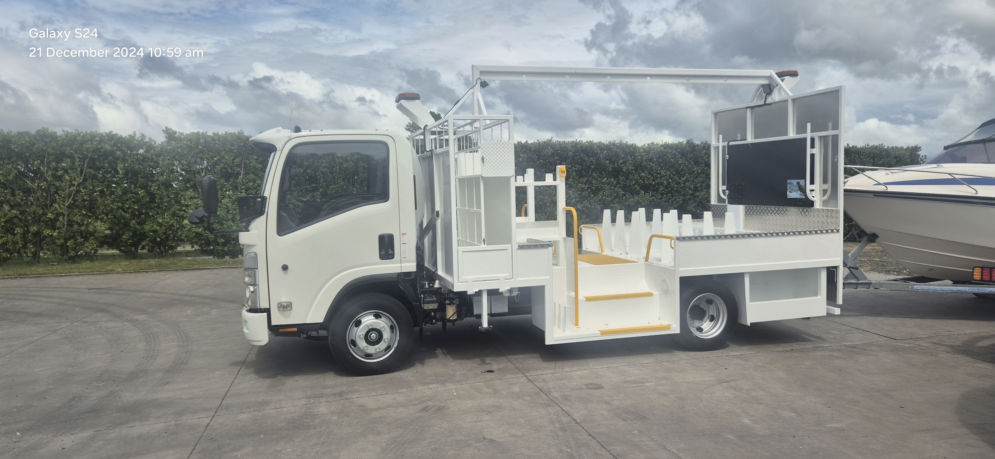 2025 Isuzu npr325 – 537 | Courier Van For Sale | Commercial Vehicle Finance