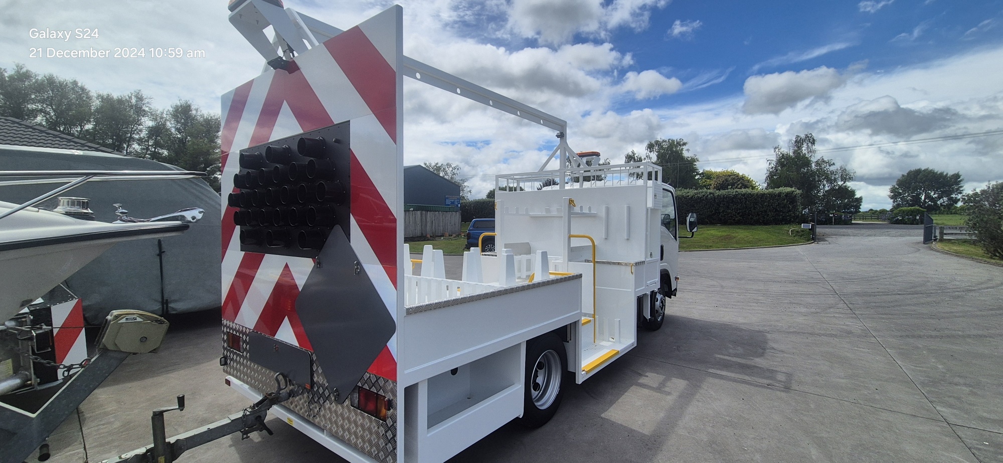 2025 Isuzu npr325 – 537 | Courier Van For Sale | Commercial Vehicle Finance